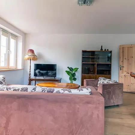 Hollywood Cudnajem * Tolkmicko