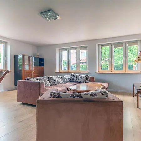 Hollywood Cudnajem Tolkmicko